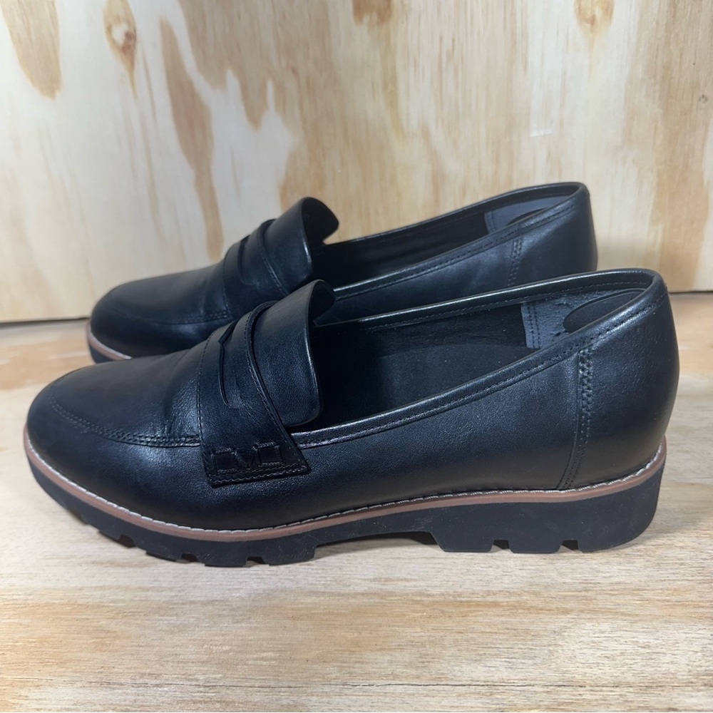 Vionic Black Leather Flats